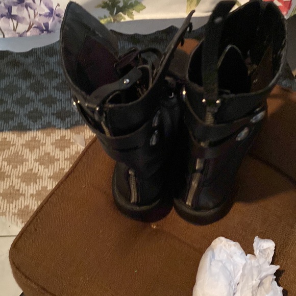 Boots - Picture 6 of 6